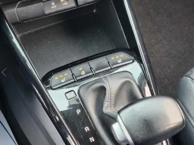 Kia Stonic 2018, 127561 км, за 5795.4 USD - фото 13