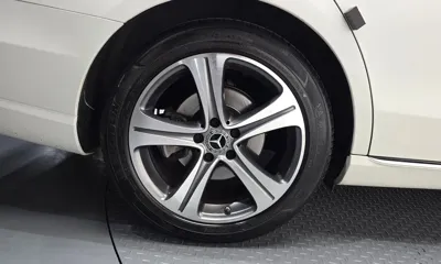 Mercedes-Benz E-Class 2018, 52109 км, за 15276.6 USD - фото 5