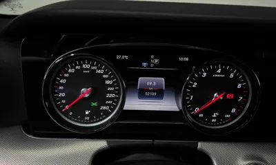 Mercedes-Benz E-Class 2018, 52109 км, за 15276.6 USD - фото 8