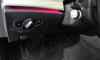 Mercedes-Benz E-Class 2018, 52109 км, за 15276.6 USD - фото 20
