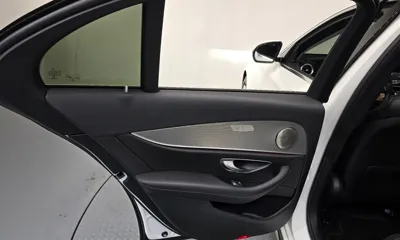 Mercedes-Benz E-Class 2018, 52109 км, за 15276.6 USD - фото 25