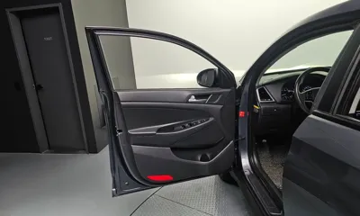Hyundai Tucson 2017, 93047 км, за 8526.98 USD - фото 24