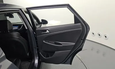 Hyundai Tucson 2017, 93047 км, за 8526.98 USD - фото 25