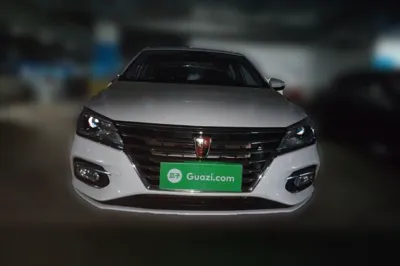 Roewe i5 2019, 33000 км, за 4664 USD
