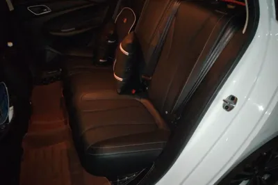Roewe i5 2019, 33000 км, за 4664 USD - фото 17
