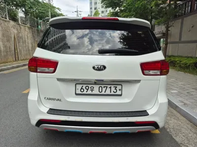 Kia Canival 2017, 213870 км, за 4886 USD
