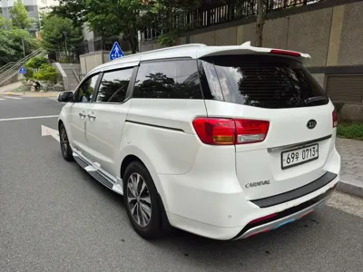 Kia Canival 2017, 213870 км, за 4886 USD