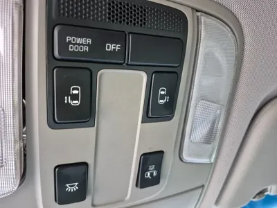 Kia Canival 2017, 213870 км, за 4886 USD - фото 17