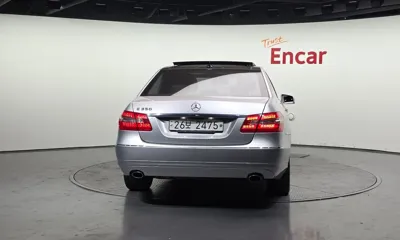 Mercedes-Benz E-Class 2012, 59685 км, за 5222.11 USD