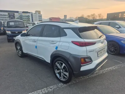 Hyundai Kona 2019, 127456 км, за 8205.33 USD