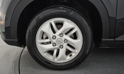 Hyundai Venue 2020, 38988 км, за 10749.19 USD