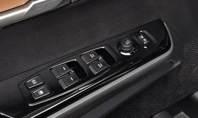 KG_Mobility_Ssangyong Torres 2023, 84624 км, за 12424.78 USD - фото 17