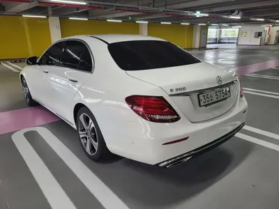 Mercedes-Benz E-Class 2019, 107399 км, за 14976.88 USD