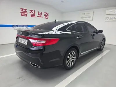 Hyundai Grandeur 2011, 152245 км, за 2730.29 USD