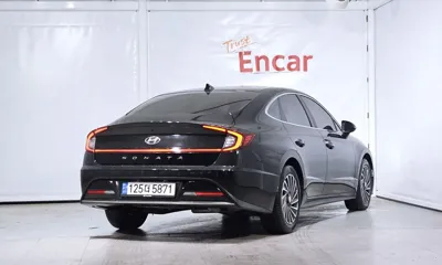 Hyundai Sonata 2022, 128020 км, за 12384.1 USD