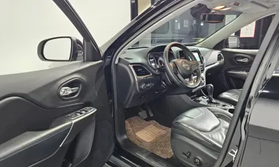 Jeep Cherokee 2019, 95603 км, за 7680.19 USD - фото 10