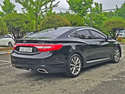 Hyundai Grandeur 2016, 227860 км, за 3060.49 USD