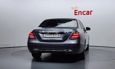 Mercedes-Benz E-Class 2018, 68396 км, за 14122.43 USD