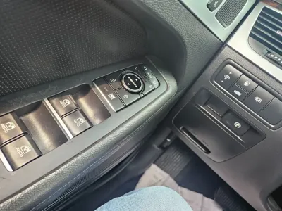 Hyundai Genesis 2015, 163861 км, за 5818.11 USD - фото 15