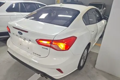 Ford Focus 2020, 59700 км, за 8042 USD - фото 6