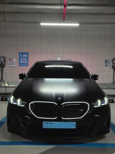 BMW i5 · 2024 год