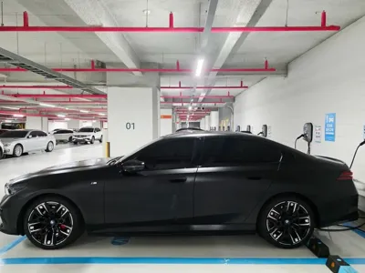 BMW i5 2024, 23903 км, за 59161.86 USD - фото 6
