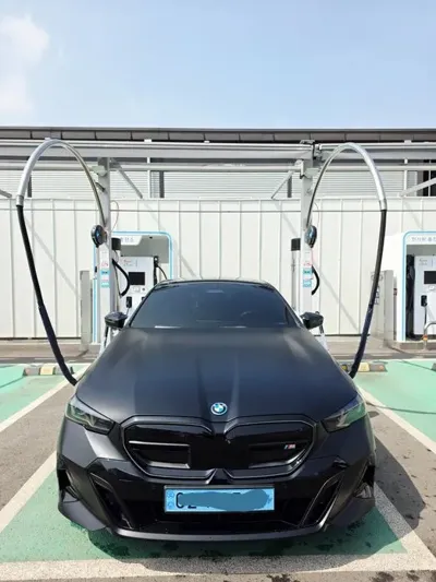 BMW i5 2024, 23903 км, за 59161.86 USD - фото 14