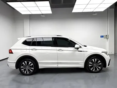 Volkswagen Tiguan L 2021, 50000 км, за 15441.5 USD