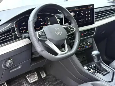 Volkswagen Tiguan L 2021, 50000 км, за 15441.5 USD