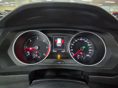 Volkswagen Tiguan 2018, 90782 км, за 9706.85 USD - фото 8