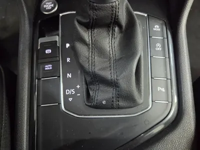 Volkswagen Tiguan 2018, 90782 км, за 9706.85 USD - фото 17
