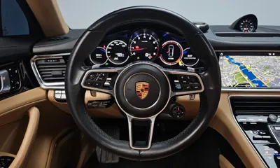 Porsche Panamera 2018, 140255 км, за 30930.51 USD - фото 12