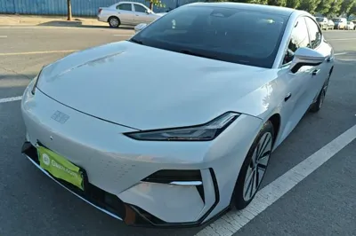 Geely Galaxy E8 · 2024 год