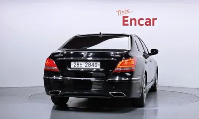 Hyundai Equus 2012, 200366 км, за 2276.87 USD