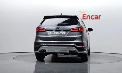 Hyundai Santafe 2017, 93545 км, за 8484.61 USD