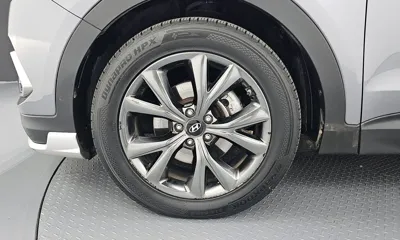 Hyundai Santafe 2017, 93545 км, за 8484.61 USD