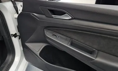 Volkswagen Golf 2024, 43029 км, за 19827.07 USD - фото 37