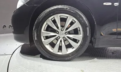 Infiniti M 2013, 132390 км, за 3629.03 USD