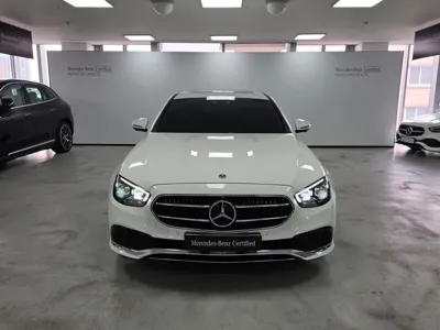 Mercedes-Benz E-Class 2022, 27079 км, за 32493.11 USD
