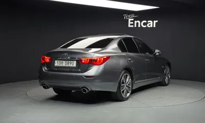 Infiniti Q50 2016, 181233 км, за 2907.17 USD