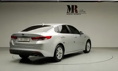 Kia K5 2016, 131058 км, за 4398.06 USD