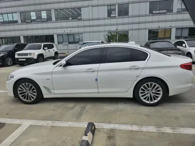 BMW 5-Series 2018, 130648 км, за 13586.42 USD