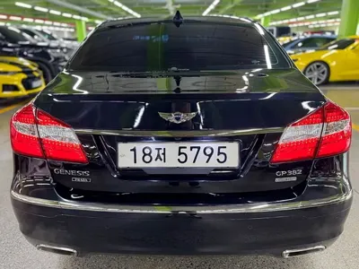 Hyundai Genesis 2013, 239659 км, за 4558.97 USD