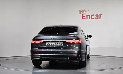 Audi A6 2020, 30340 км, за 18576.87 USD