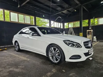Mercedes-Benz E-Class 2016, 92895 км, за 8125.85 USD