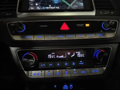 Hyundai Sonata 2019, 130017 км, за 8139.61 USD - фото 12