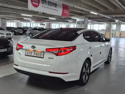 Kia K5 2013, 54025 км, за 5382.7 USD