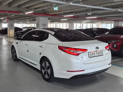Kia K5 2013, 54025 км, за 5382.7 USD
