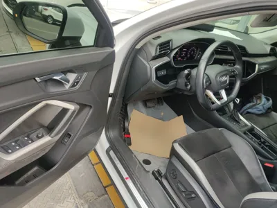 Audi Q3 2021, 53900 км, за 20773 USD - фото 19
