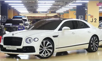 Bentley Flying Spur 2023, 22200 км, за 166123.87 USD - фото 2